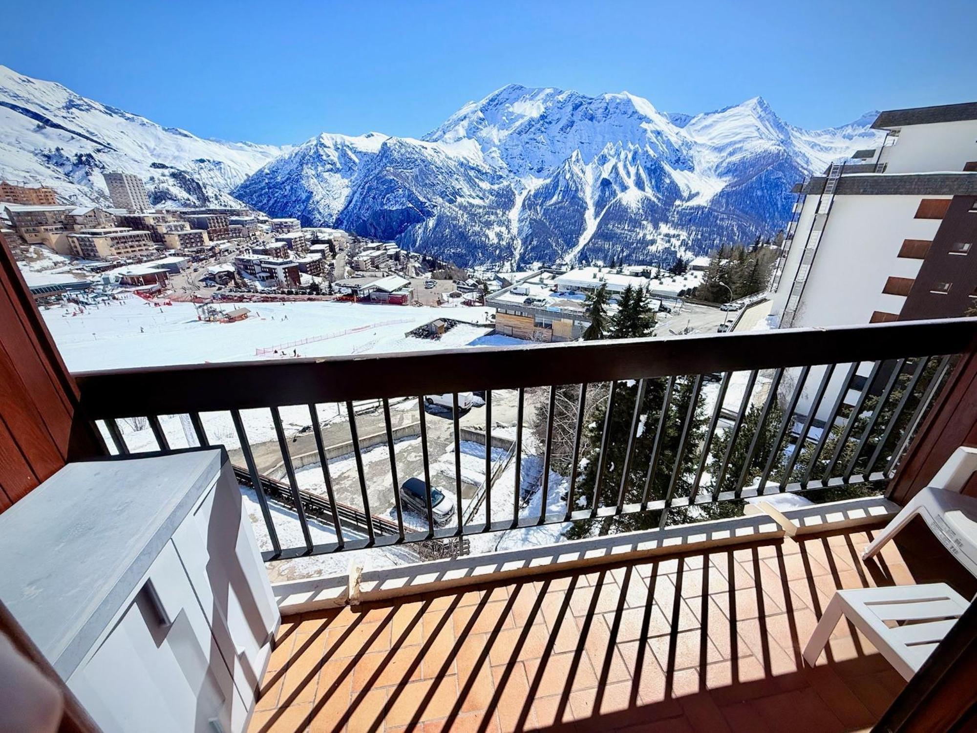 Appartement Au Pied Des Pistes Avec Vue Imprenable Sur La Station *